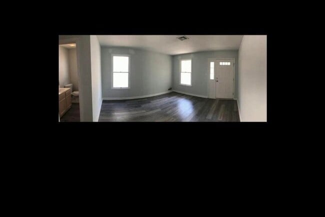 Building Photo - 325 N Ohio Ave