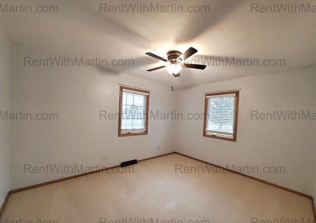 Building Photo - FOR RENT- lovely ranch home near amusement park with easy freeway access! Pets ok with conditions!