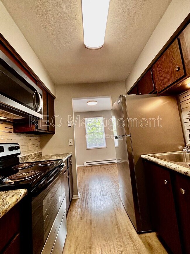 Building Photo - 1257 Sanlor Ave