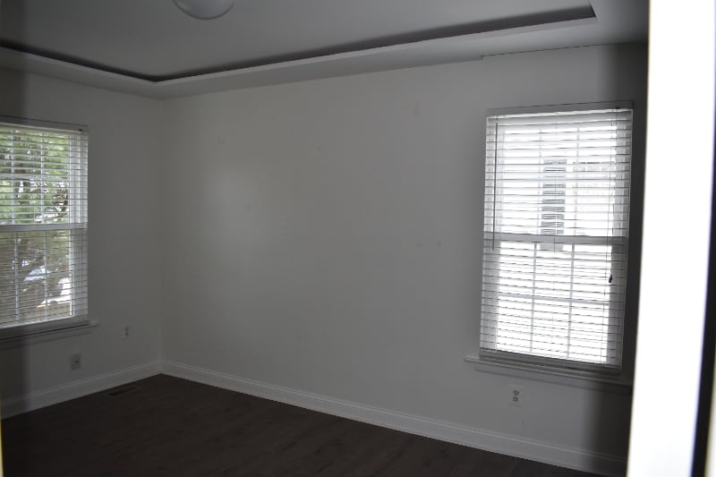 Building Photo - 7001 Roslyn Ave