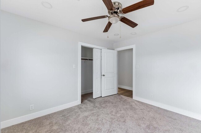 Building Photo - 3923 Hickok Ln