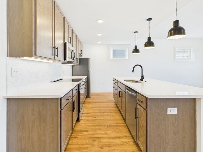 Building Photo - 907 Bainbridge St