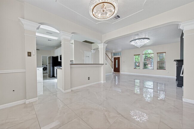 Building Photo - 6710 Creek Village Dr