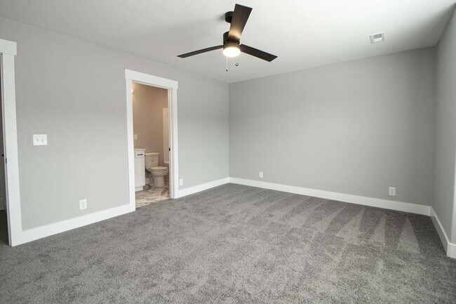 Building Photo - 1602 Jonathan Wade Cir