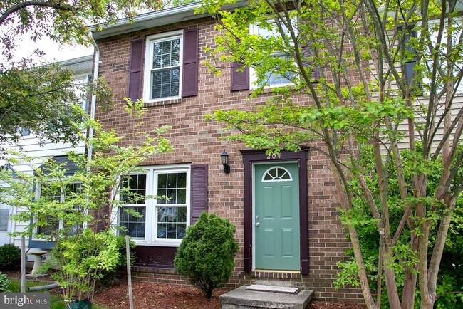 Building Photo - 204 Michele Cir