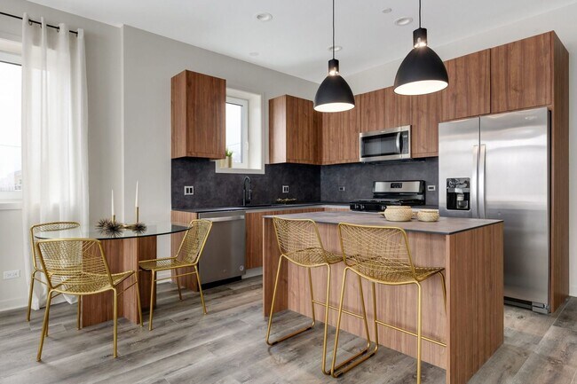 Building Photo - 820 E Irving Park Rd