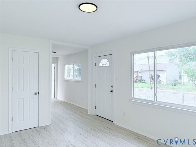 Building Photo - 2706 Selden St