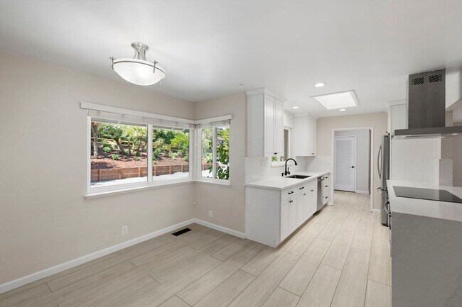 Building Photo - 810 Monte Rosa Dr
