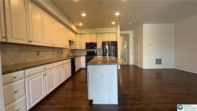 Building Photo - 1156 Westminster Dr