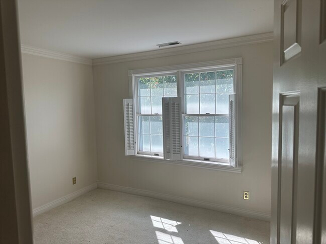 Building Photo - 3972 Perryville Rd
