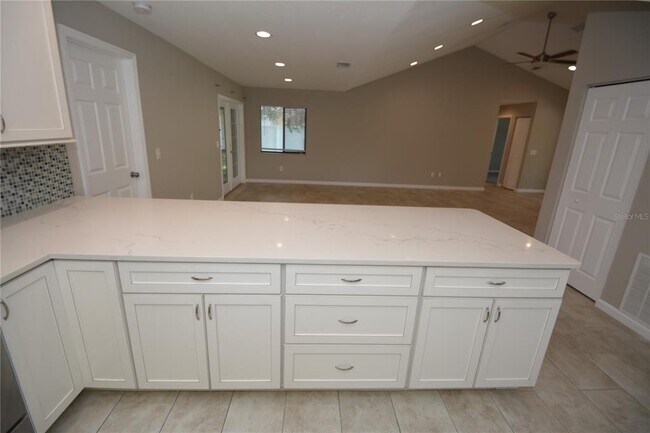 Building Photo - 17 Evansville Ln