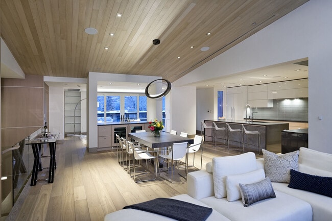 Building Photo - 126 Juan St