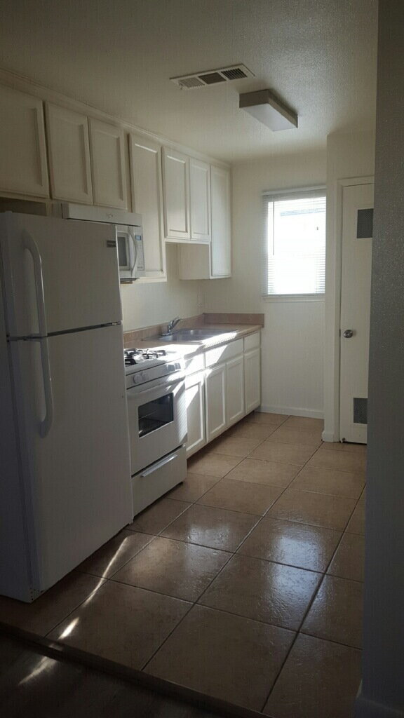 Building Photo - Merced: $799 Comfortable energy efficient ...