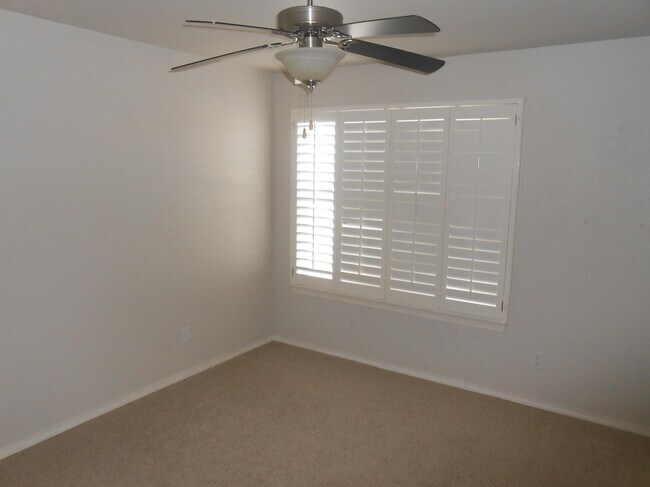 Building Photo - 10021 Railroad Dr