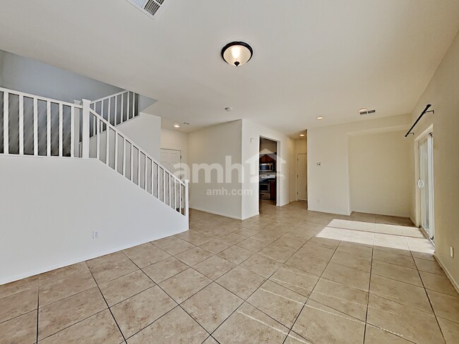 Building Photo - 1020 Maple Pines Ave