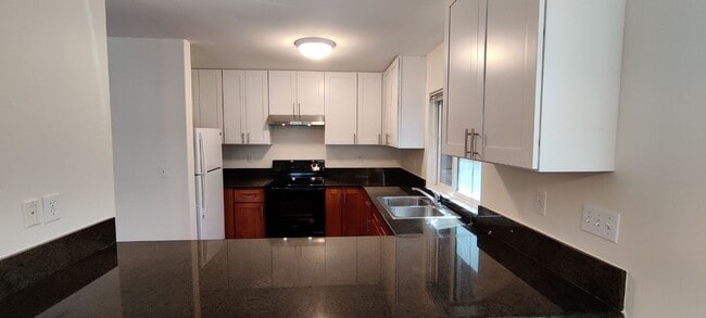 Building Photo - 3471 Harding Ave