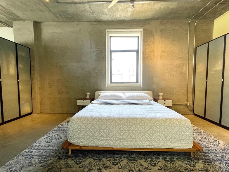 Primary bedroom - 835 Locust Ave