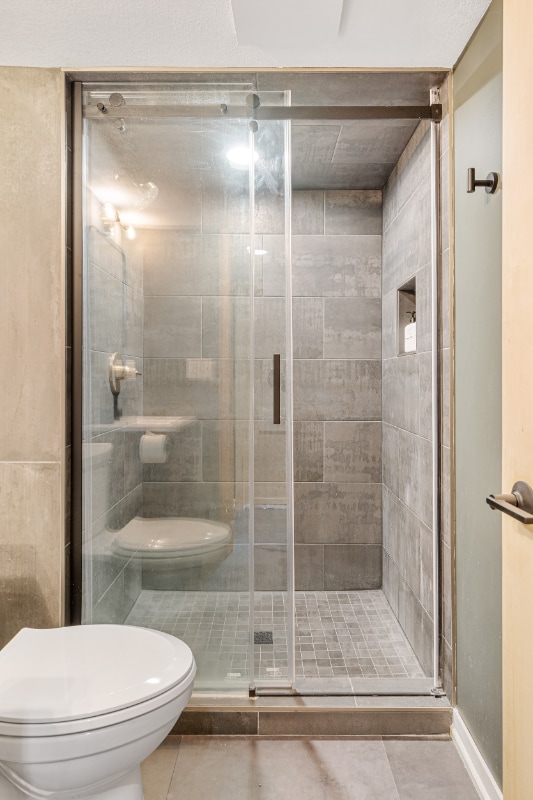 Building Photo - 2425 Cavell Ave S