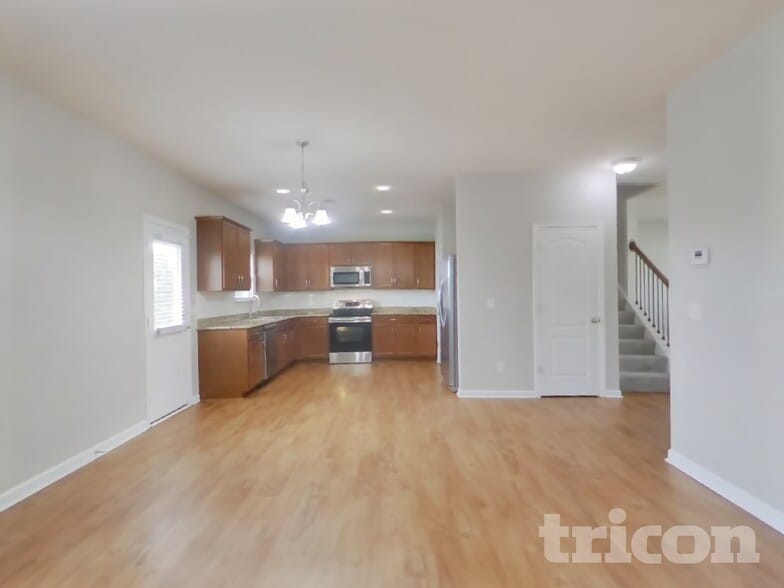 Building Photo - 2245 Bee Hive Dr