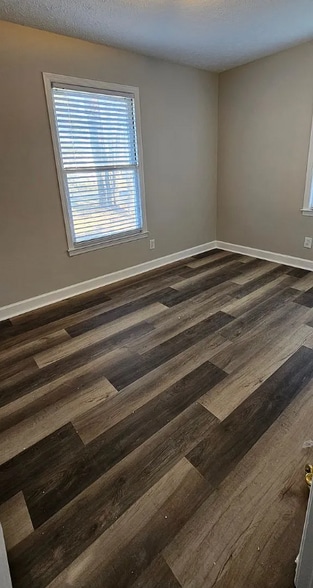 Building Photo - 620 Kristen Cir