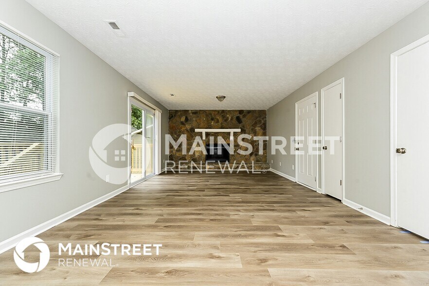 Building Photo - 3042 Medina Dr