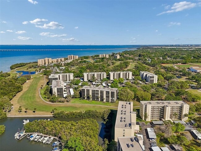 Building Photo - 900 Cove Cay Dr