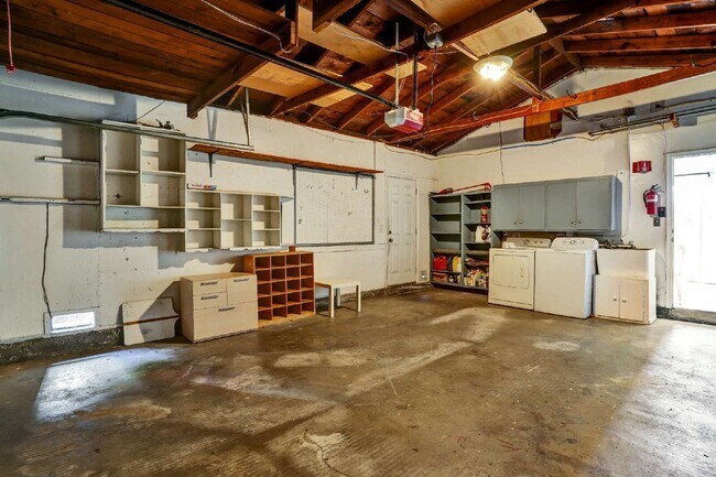 Building Photo - 229 Seabiscuit Dr