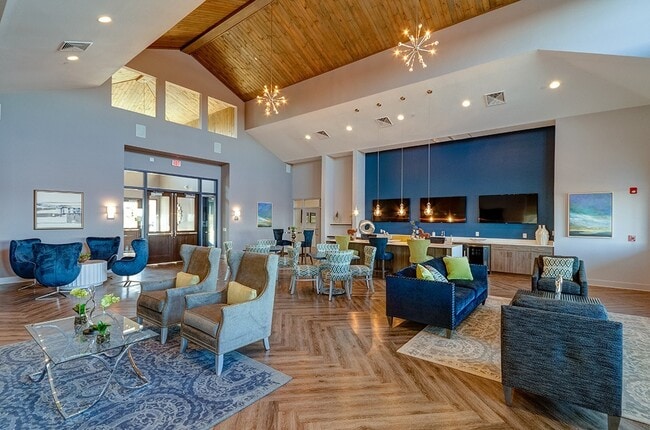 Building Photo - Two Bedroom Brand-new Luxury Apartment (Walk Up Building)