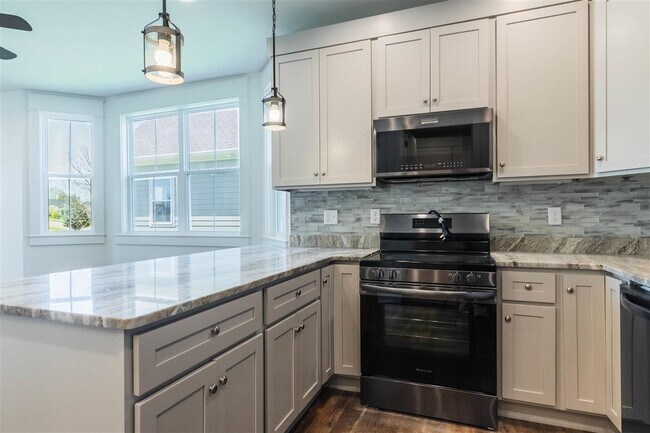 Building Photo - 414 Traditions Blvd