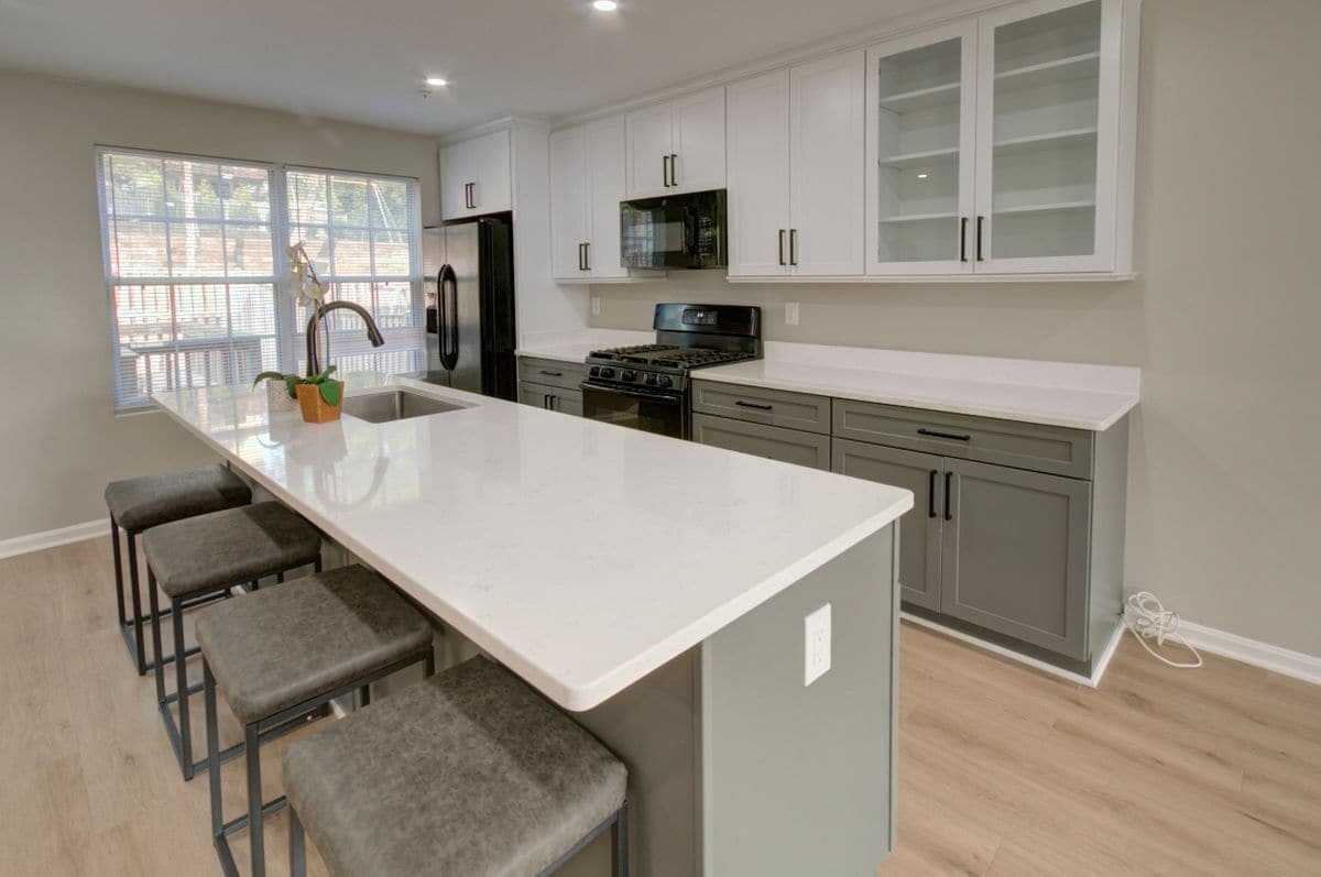 Building Photo - 2813 31st Ave