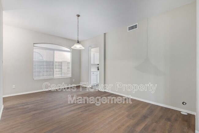 Building Photo - 1651 E Flint St