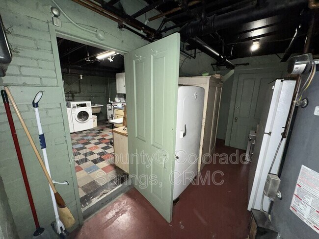 Building Photo - 1238 Wood Ave