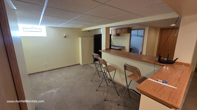 Building Photo - Spacious 3 Bed Duplex with Office + Bonus ...