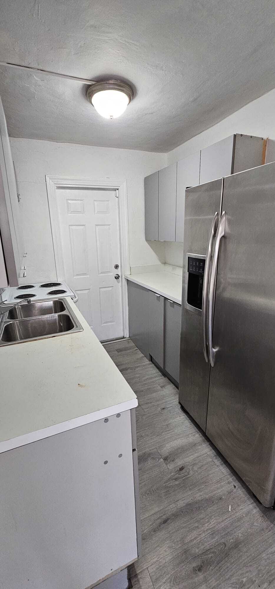 Building Photo - 1715 NW 8th Ct