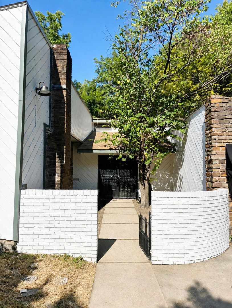 Building Photo - 5212 S Columbia Pl