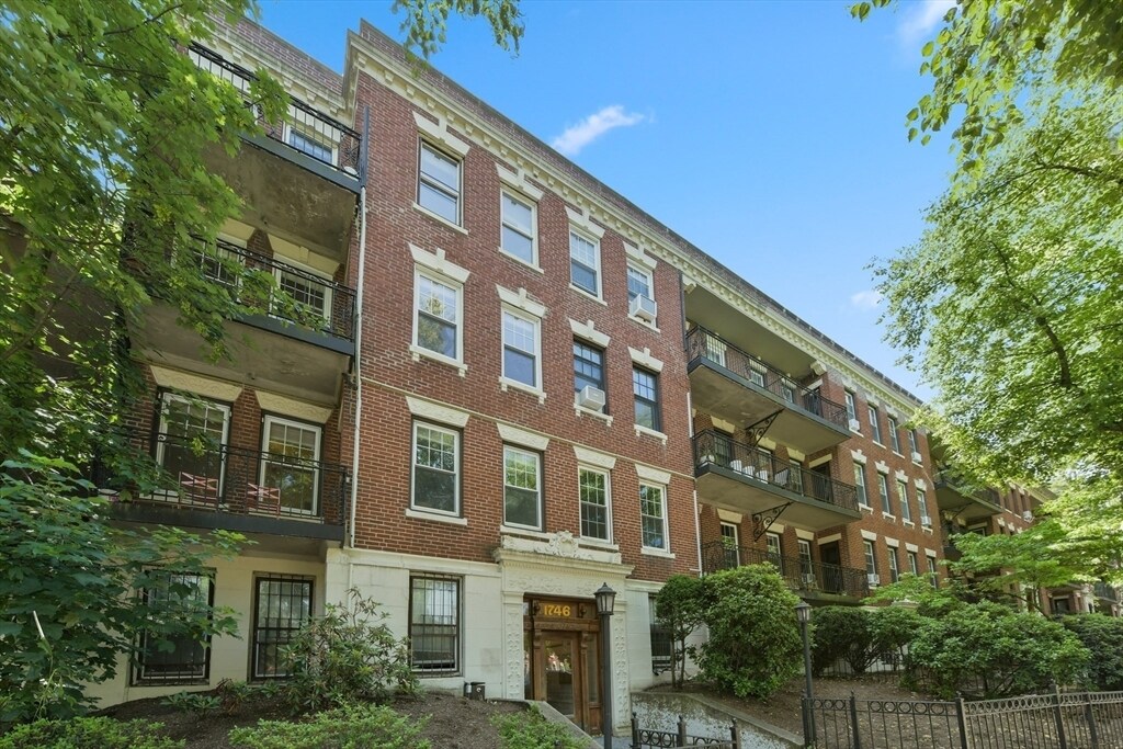 Building Photo - 1746 Commonwealth Ave