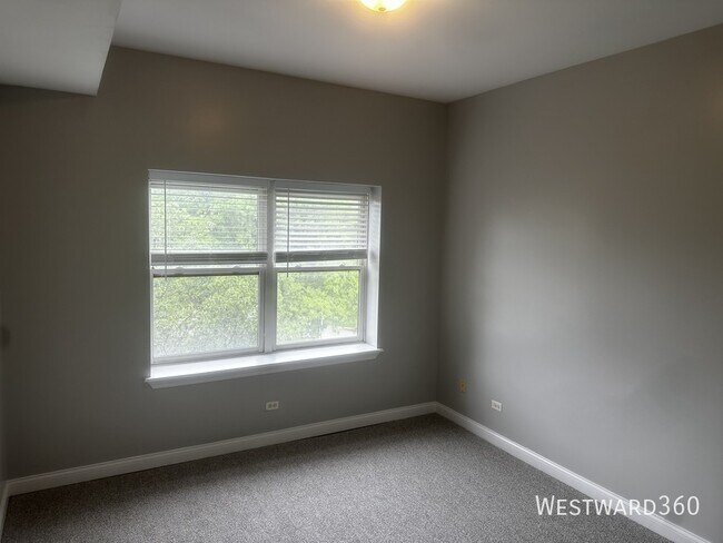 Building Photo - 5948 S Martin Luther King Dr
