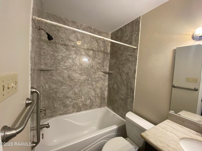 Building Photo - 5133 Sleepy Hollow Dr