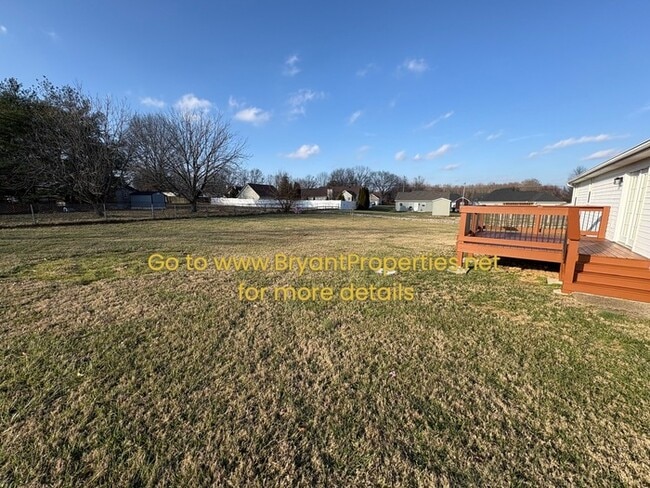 Building Photo - 2002 Dogwood Ln