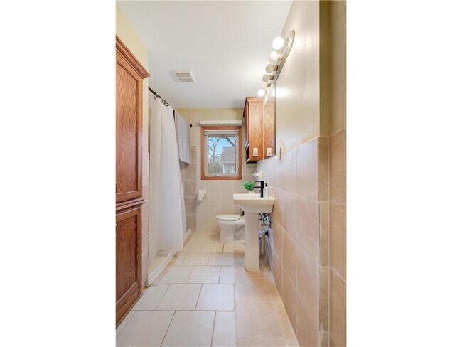 Building Photo - 11333 Welcome Ave N