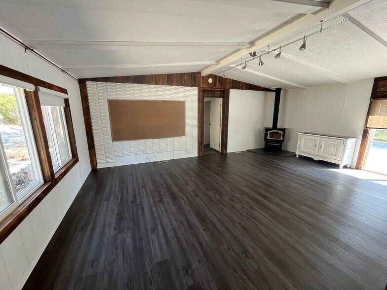 Building Photo - 3722 Upper Dam Dr