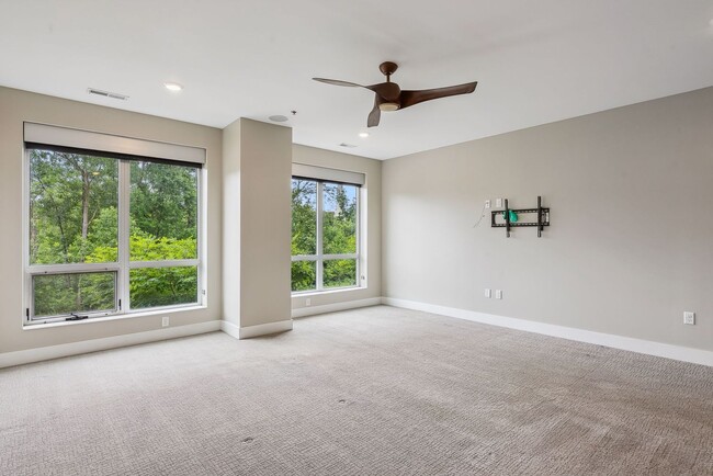 Building Photo - Luxury Condo in Dublin's Coveted Bridge Pa...