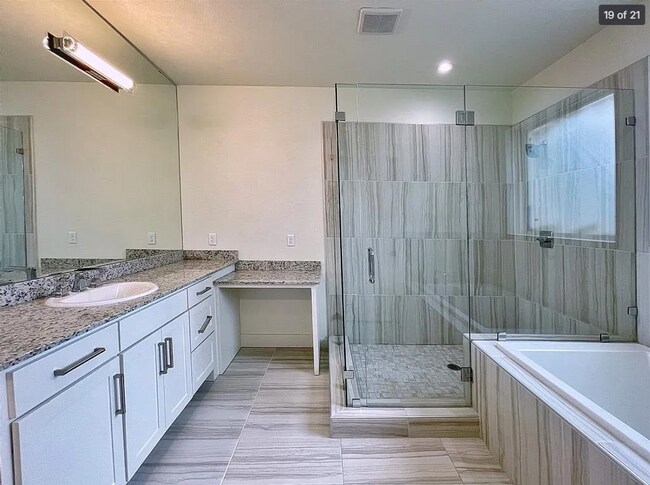 Building Photo - 313 College Ave