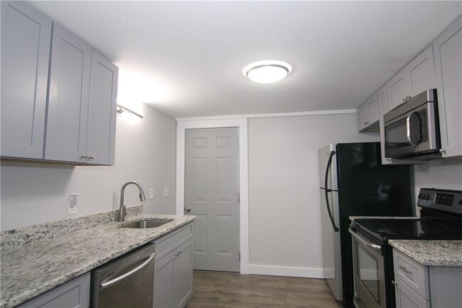 Building Photo - 2187 Plantation Ln