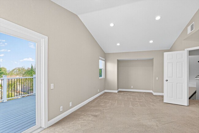Building Photo - Exceptional Escondido Living — 4 Bed | 3 B...