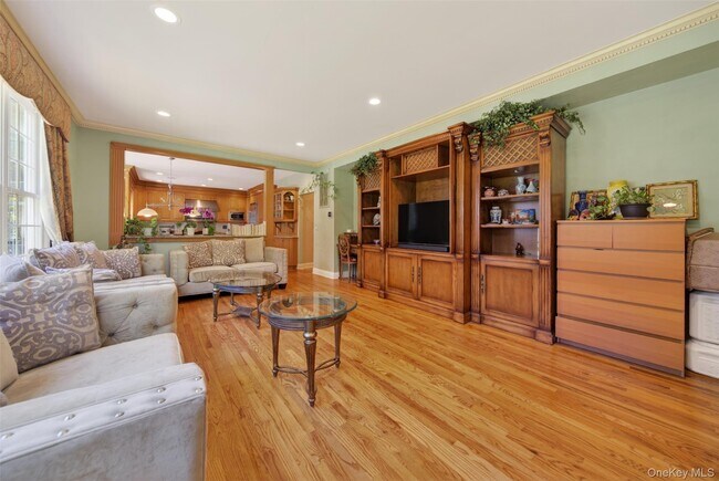 Building Photo - 2 Tappanwood Dr