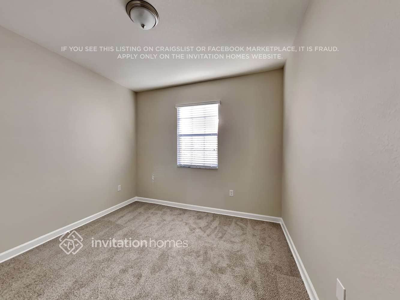 Building Photo - 165 SE 34th Terrace