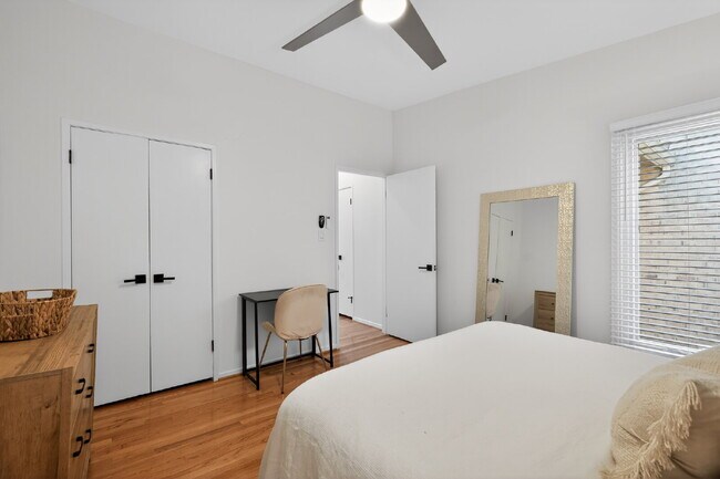 Building Photo - Elegant & Spacious Contemporary Townhome in Serene Potomac Enclave