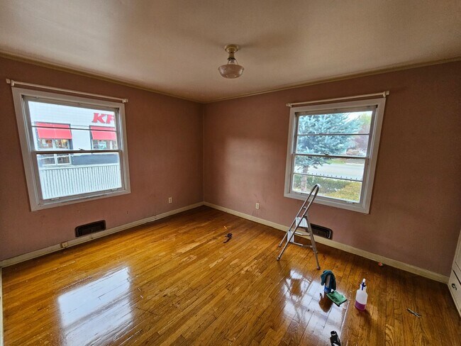 Building Photo - 1710 Adams Ave