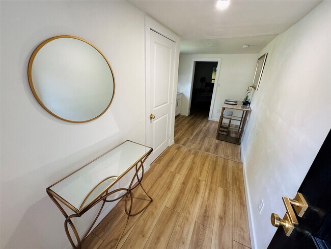 Building Photo - 4716 Siegel St